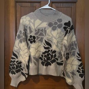 Truth Floral Gray Sweater, Size Small.